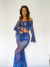 Load image into Gallery viewer, Azure Flared Sleeve Top